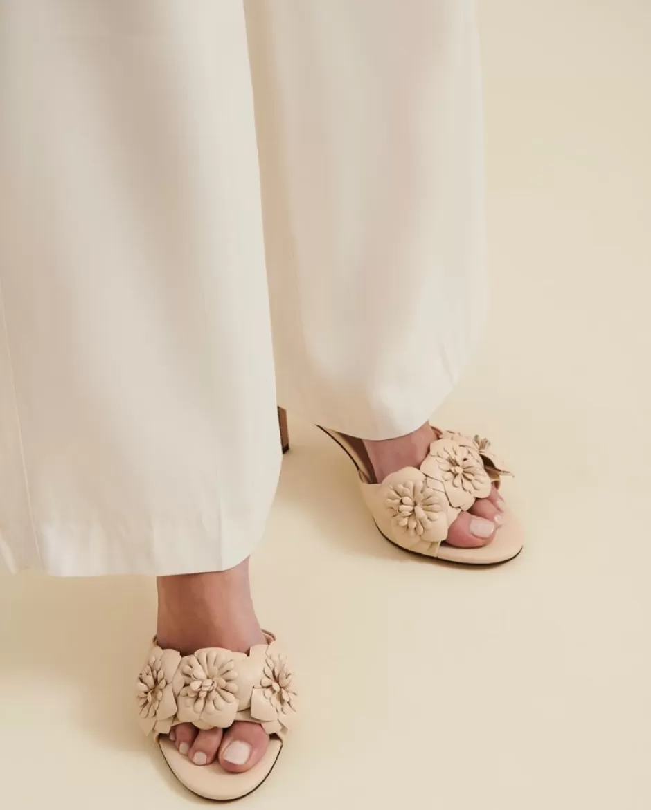 Anne Fontaine Heels*Leather Sandal Heels With 3D Flowers In Sand Beige